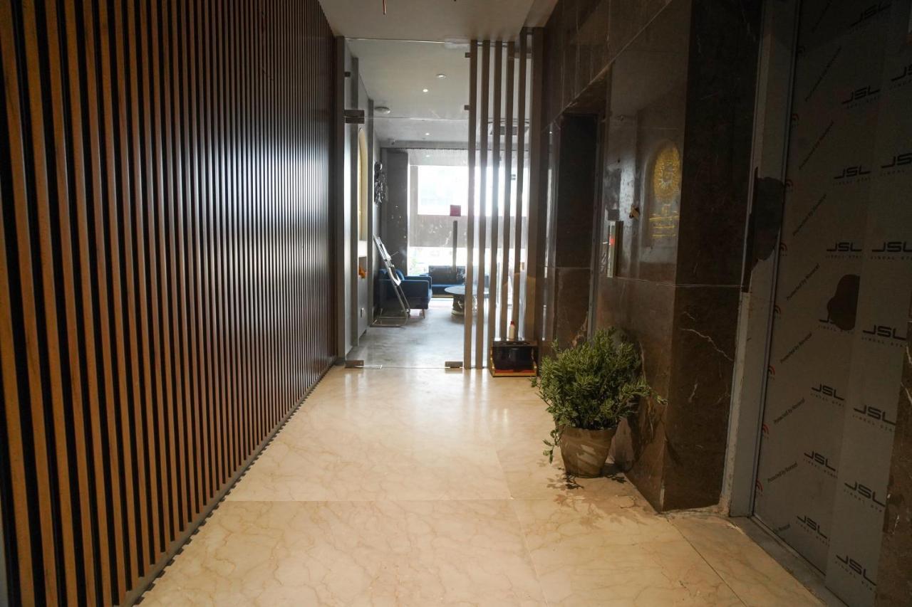Familia Hotel And Banquets Lucknow Eksteriør billede